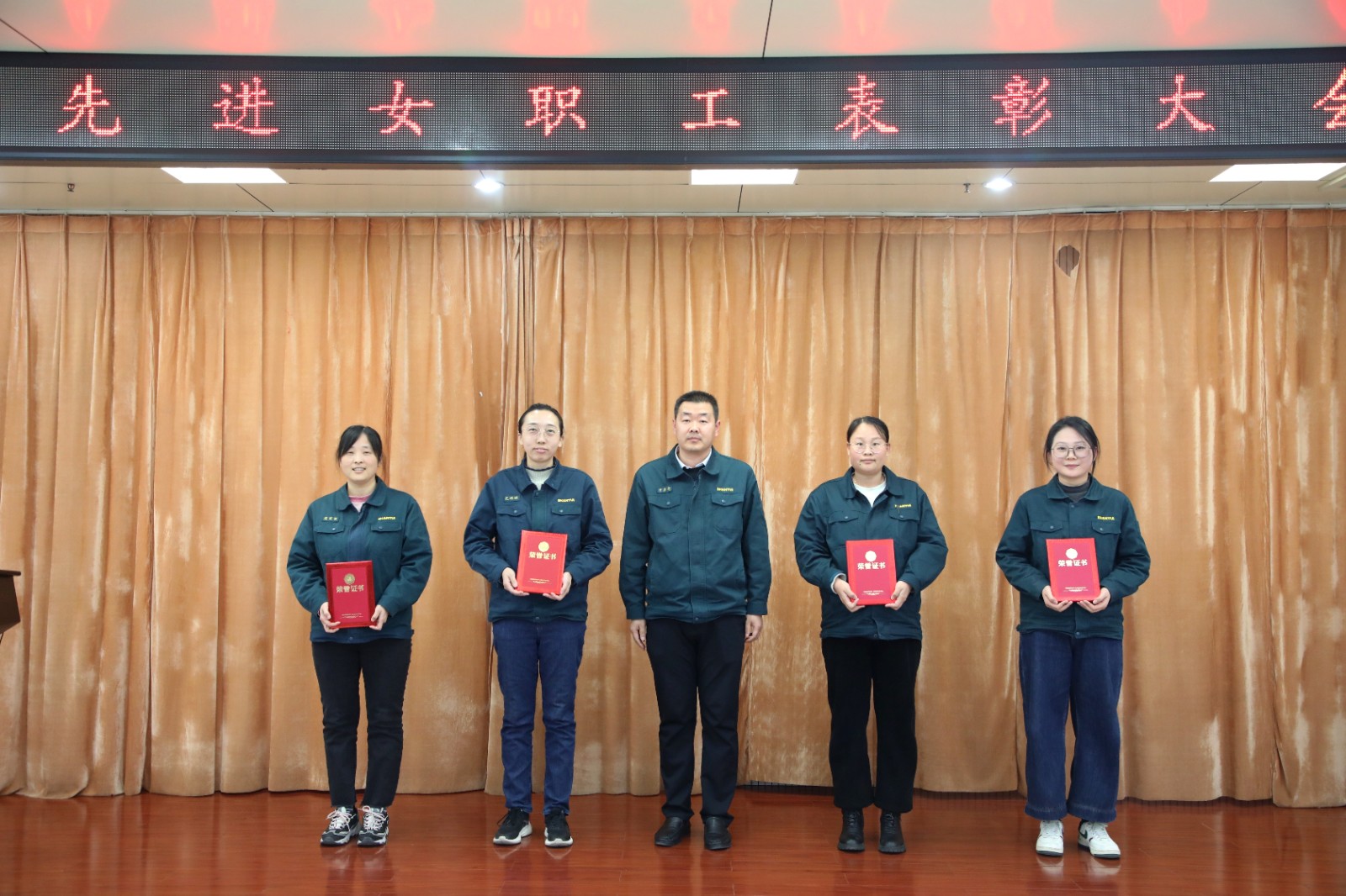 EK1A5076.JPG EK1A5076.JPG